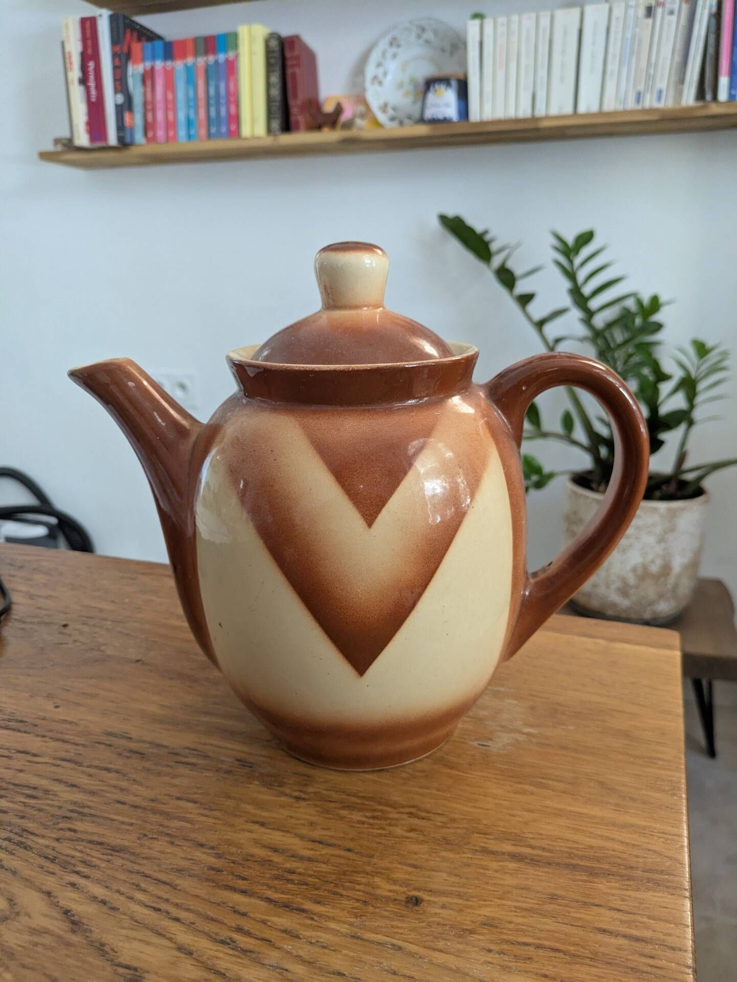 Vintage Art Deco teapot
