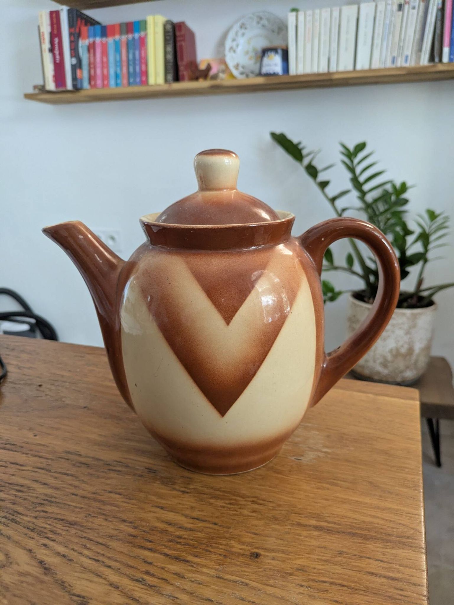 Théière vintage art déco