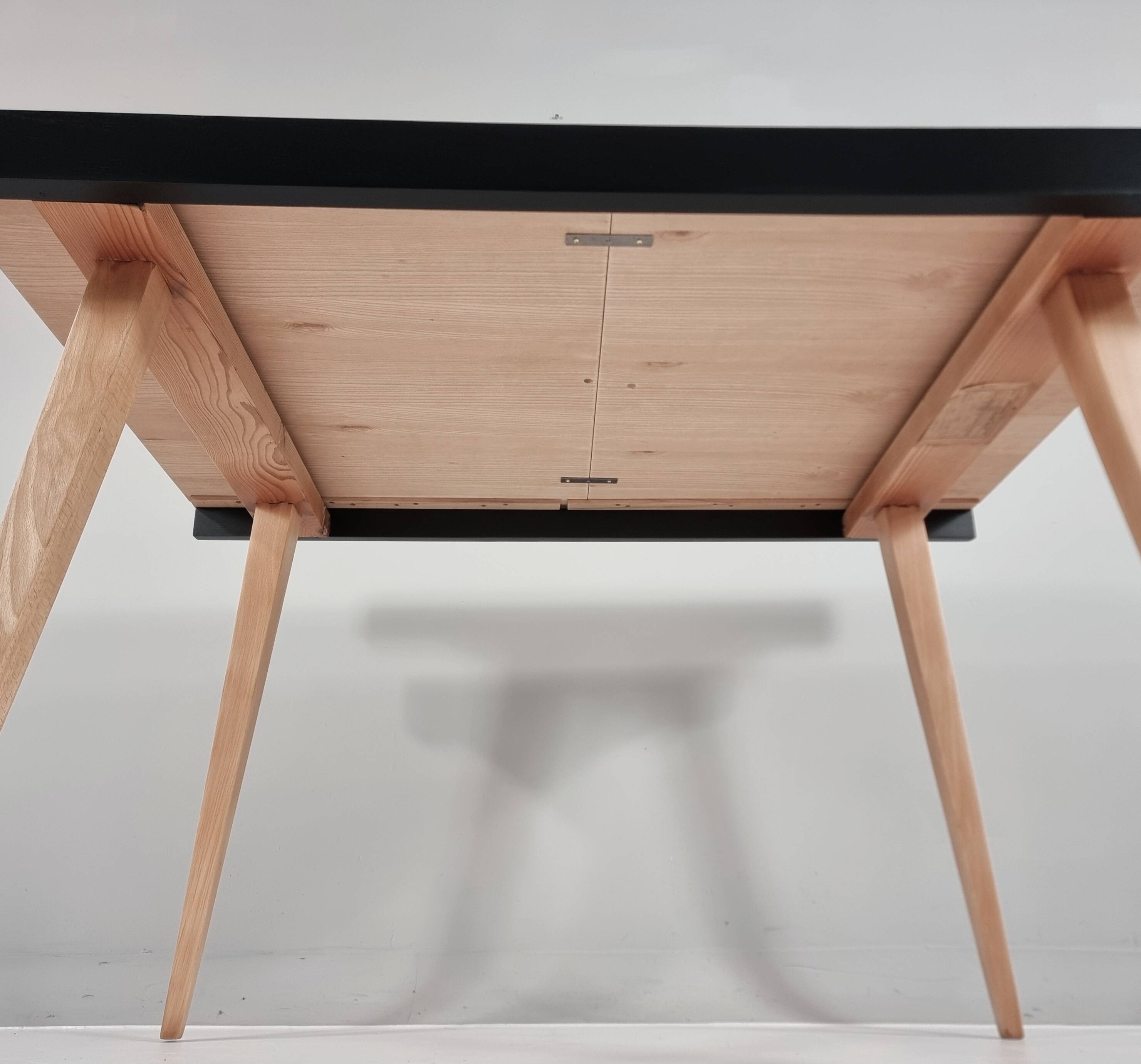Table vintage en frêne, années 1970