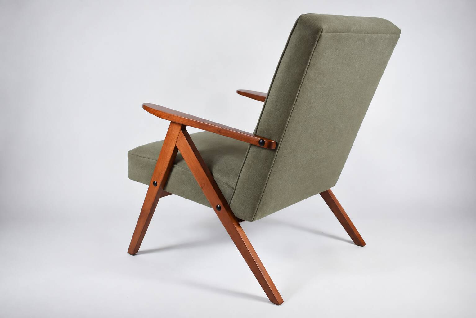 Fauteuil vintage B-310 Var des années 60 en velours vert olive