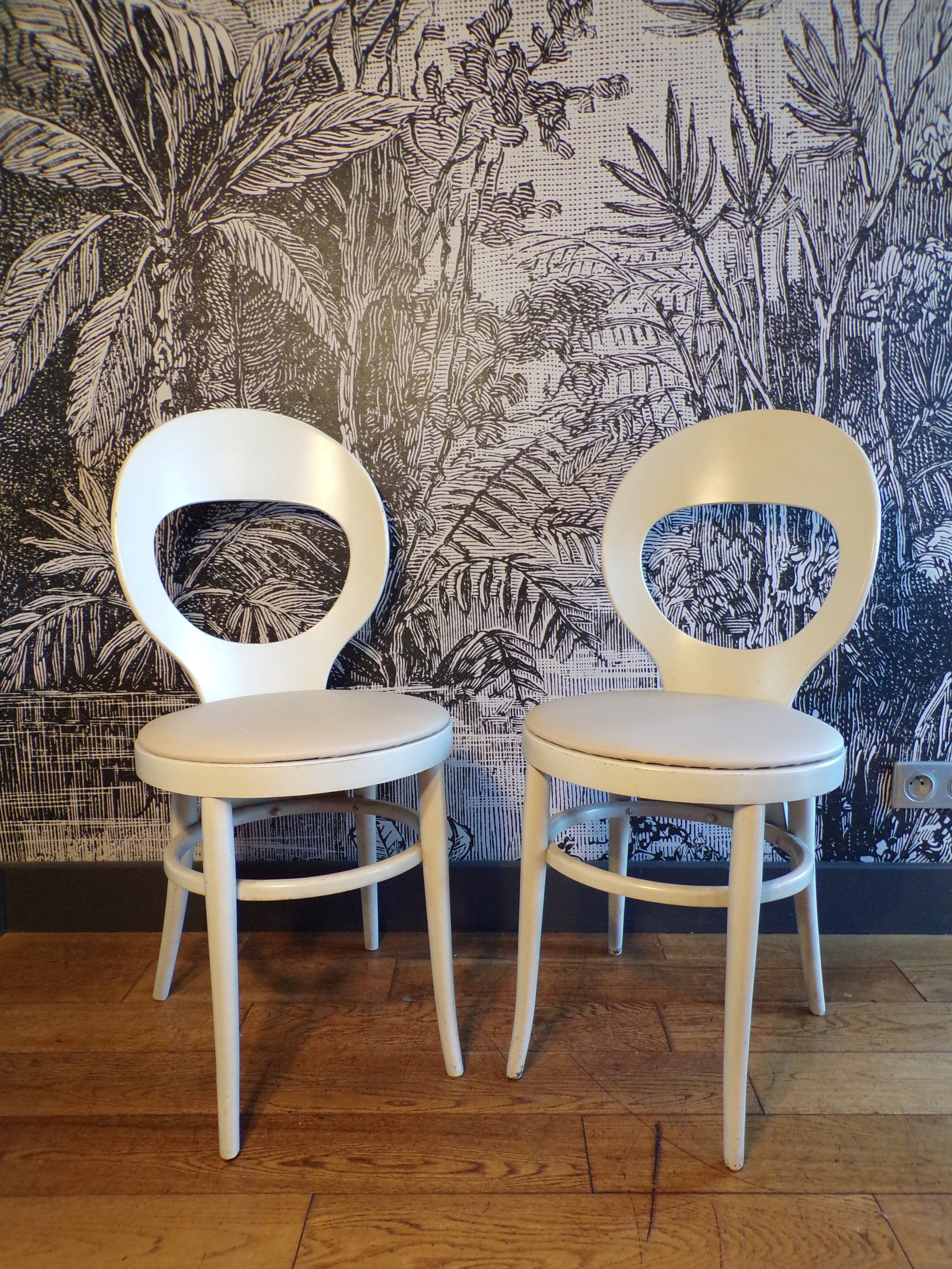 Pair of Baumann seagull chairs