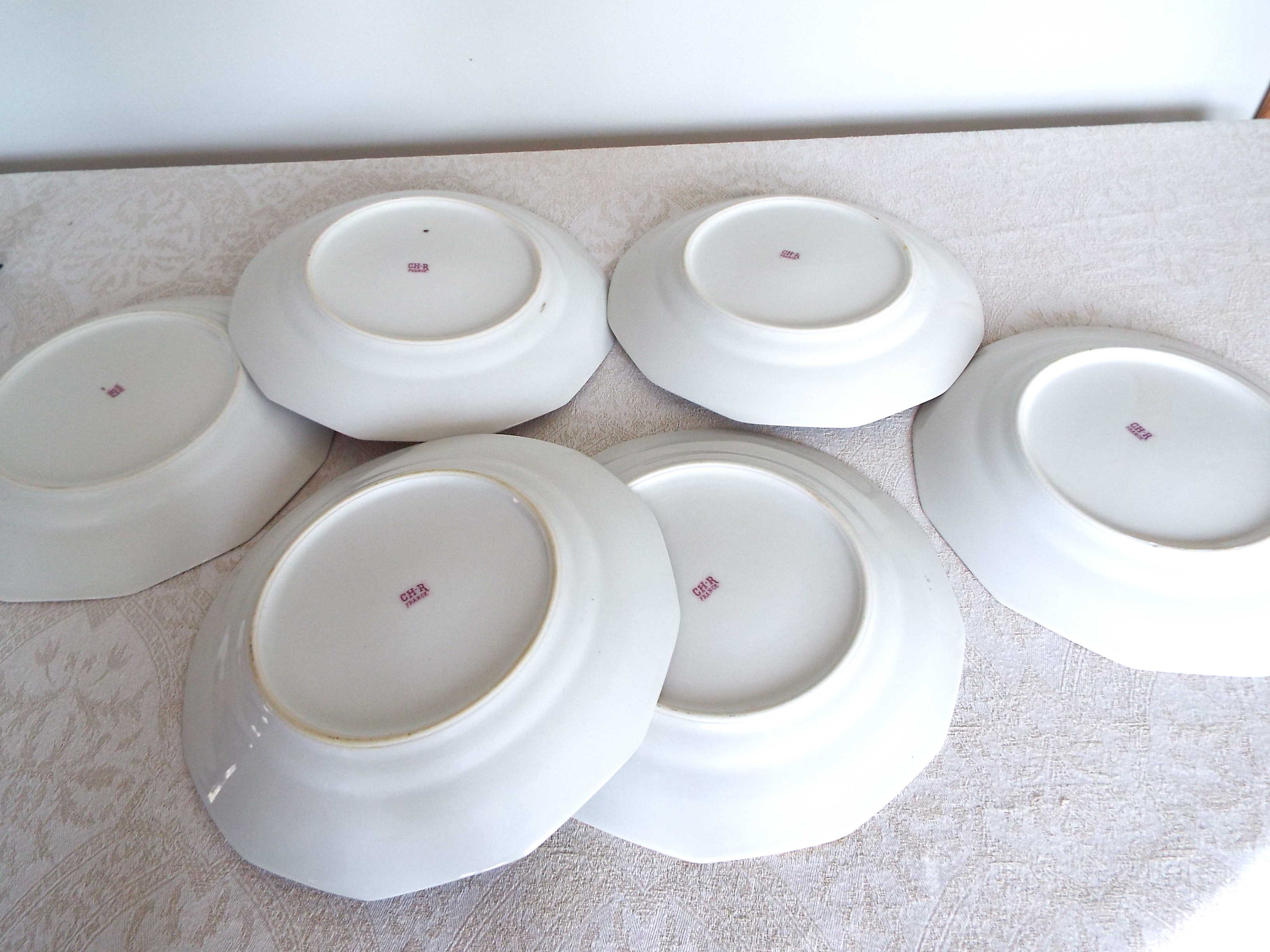 6 flat porcelain plates