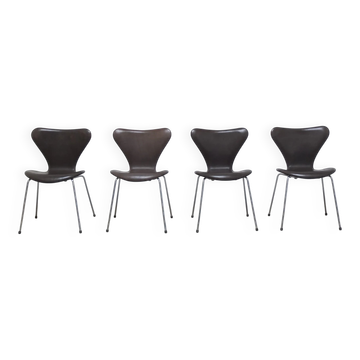 Ensemble de 4 chaises 'Series 7' en cuir par Arne Jacobsen pour Fritz Hansen, 1955