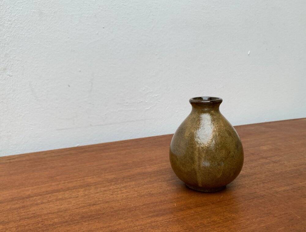 Mid-century German minimalist studio pottery vase by Gudrun Friedrich, Rügen.