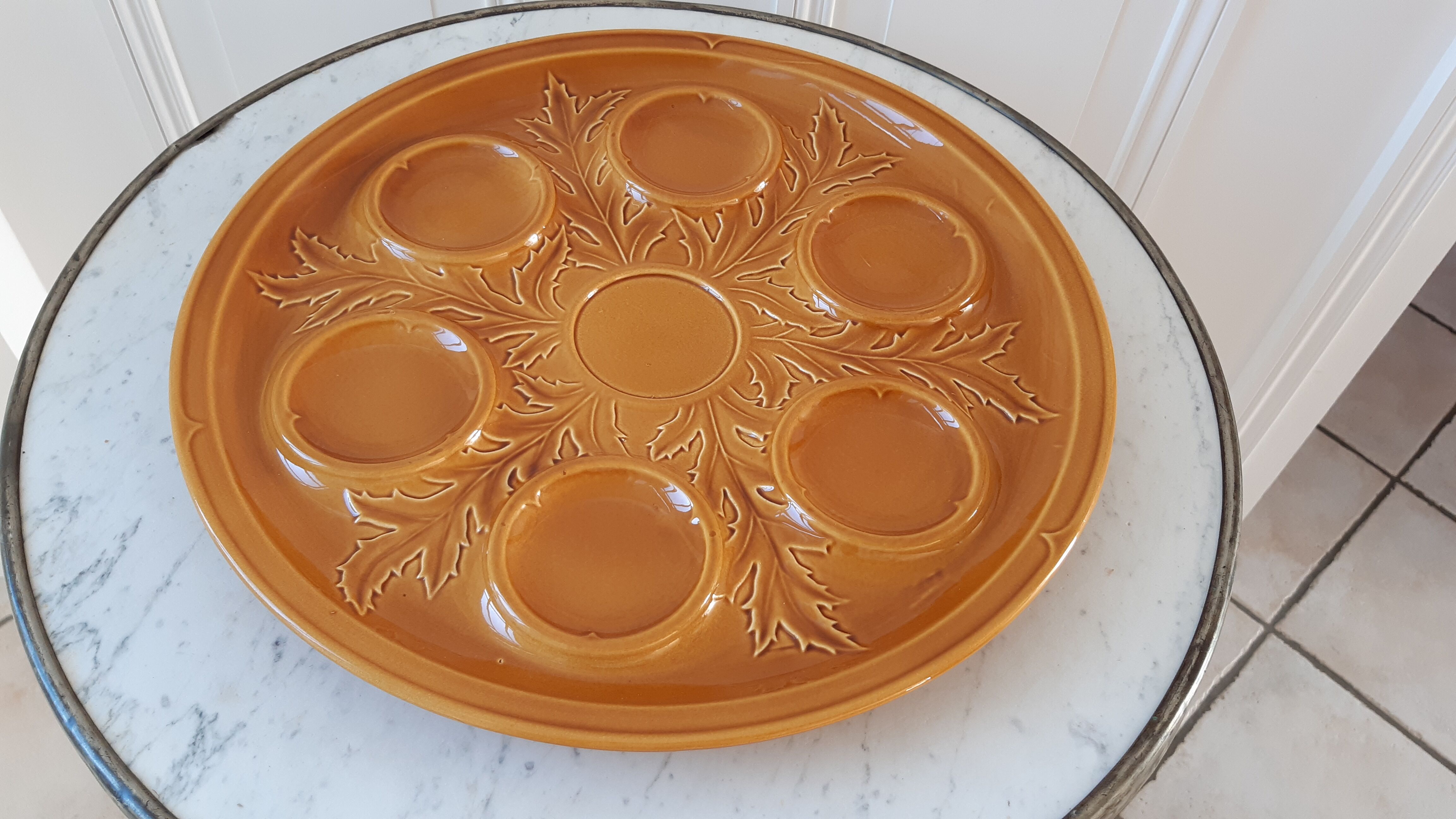 Large dish with artichokes Salins years 50-60