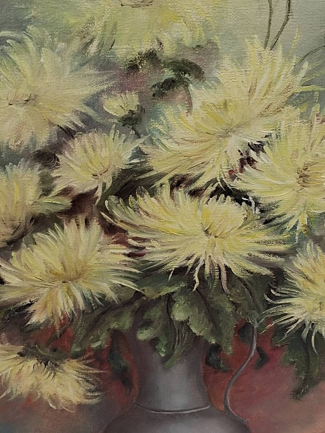 Table of yellow chrysanthemums
