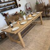 Large farmhouse table with 2 extensions and 2 drawers