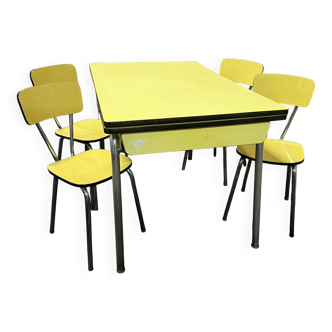 Table and 4 chairs in yellow formica
