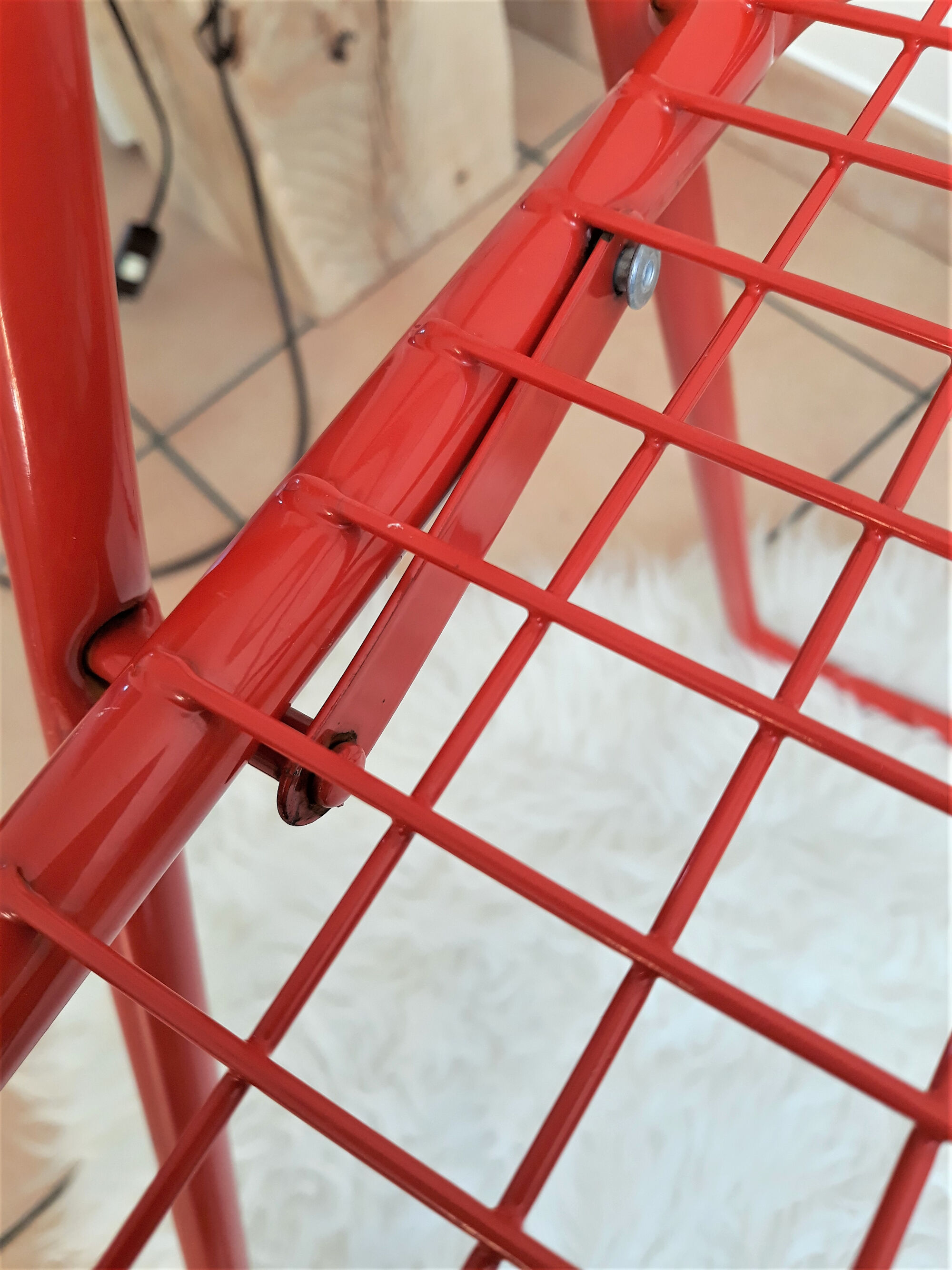 Nels Gammelgaard Ted Net red Chair
