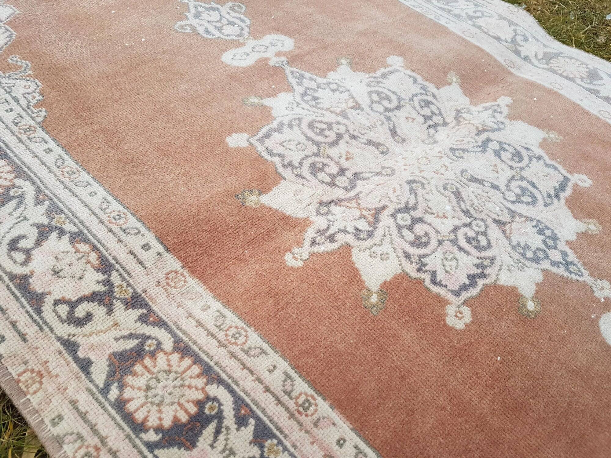 Vintage Turkish Oushak rug 85x150 cm