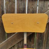 Swivel workshop chair