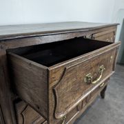 Commode provinciale du XVIIIème en chêne