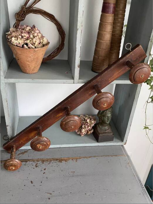 Patère en bois brut