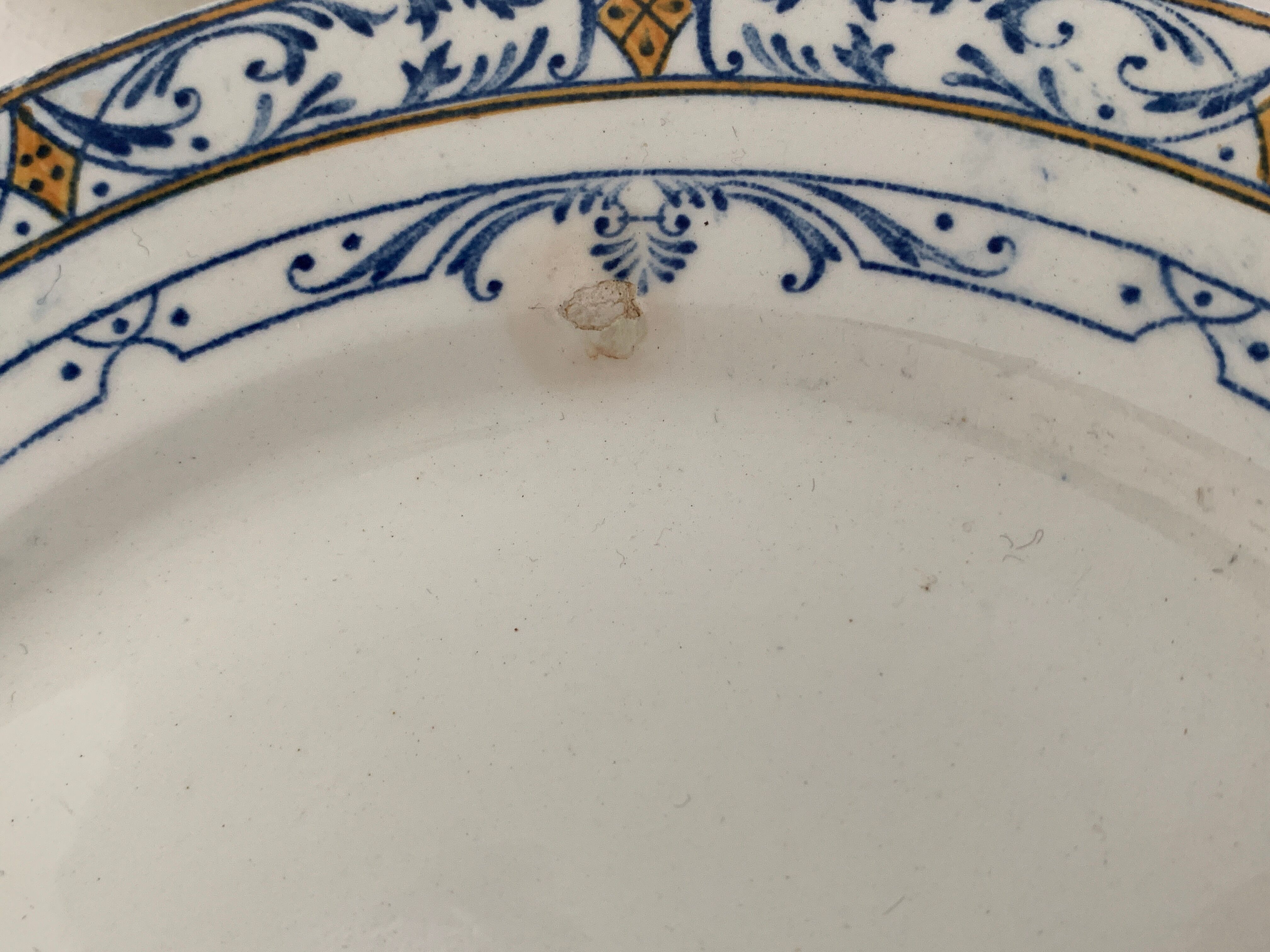 11 old Creil and Montereau dessert plates, Colbert service