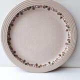 Set of 7 Betty Longwy model plates with floral decoration