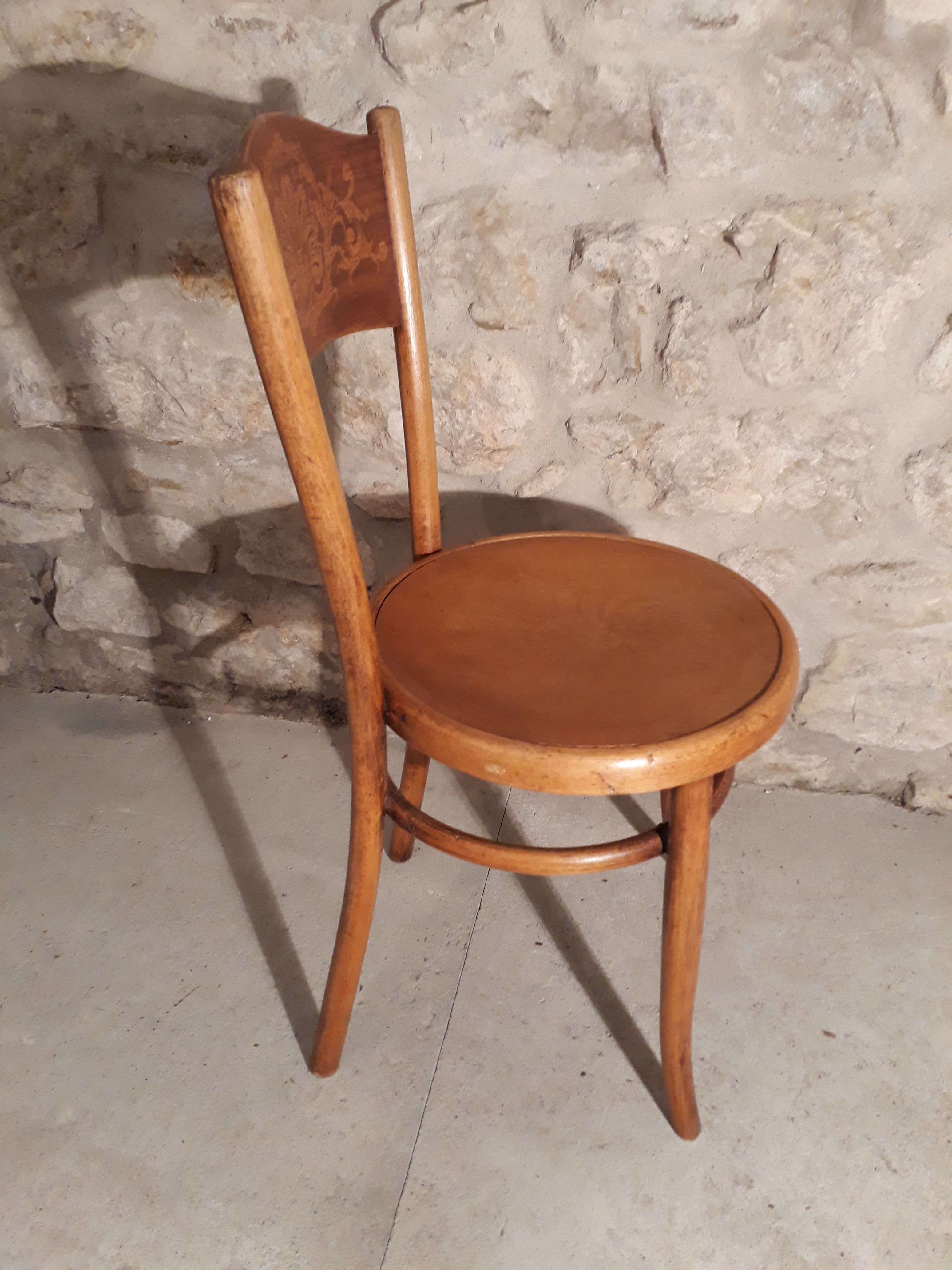 Chaise bistrot en bois courbé dossier avec décor