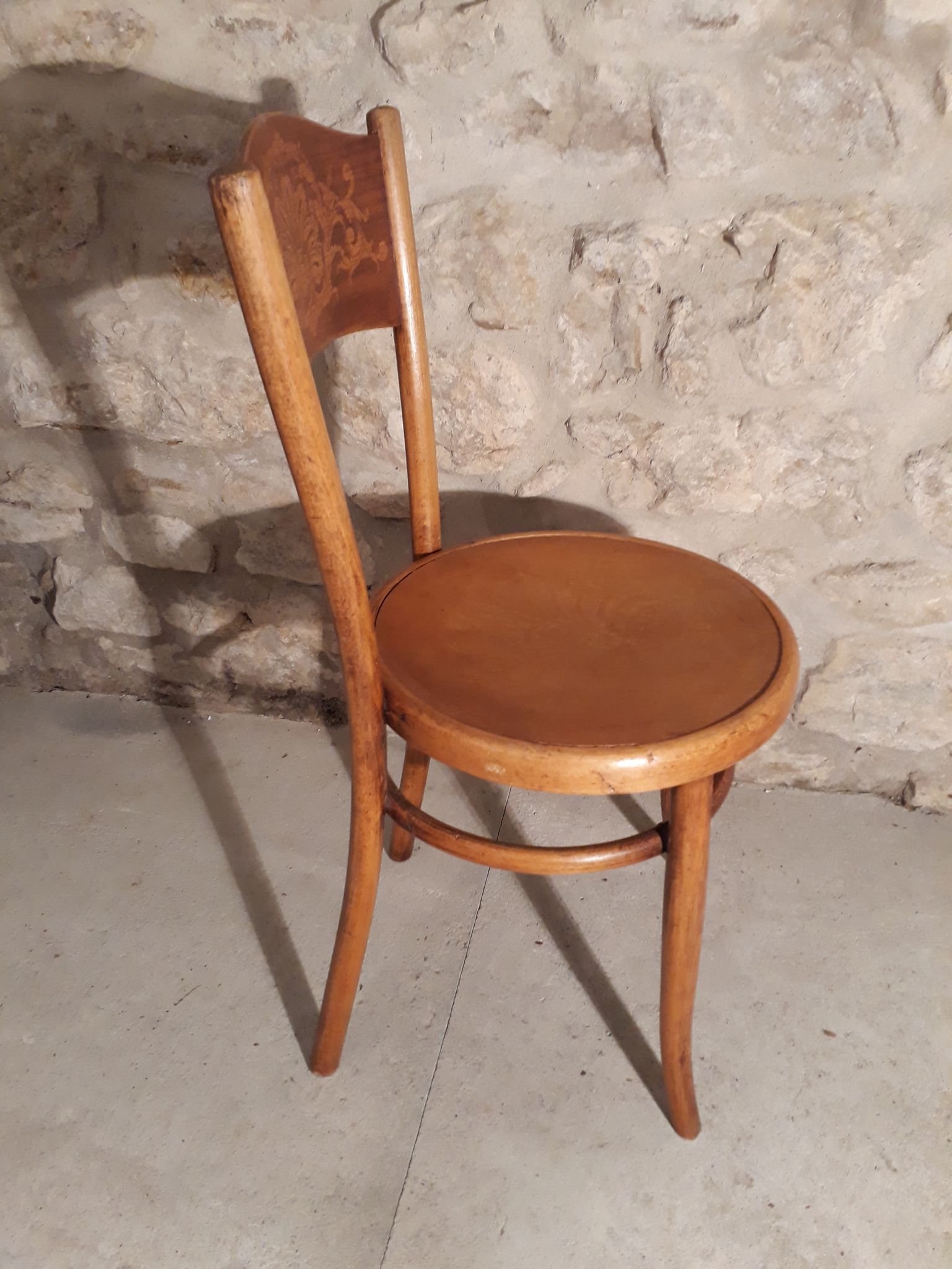 Chaise bistrot en bois courbé dossier avec décor