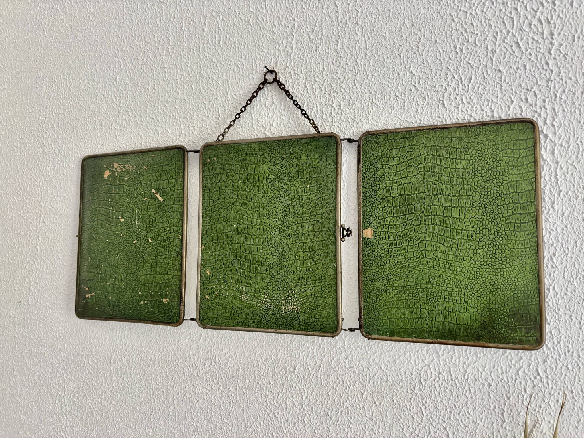 Miroir vintage 1930 triptyque barbier nickelé simili crocodile vert avocat