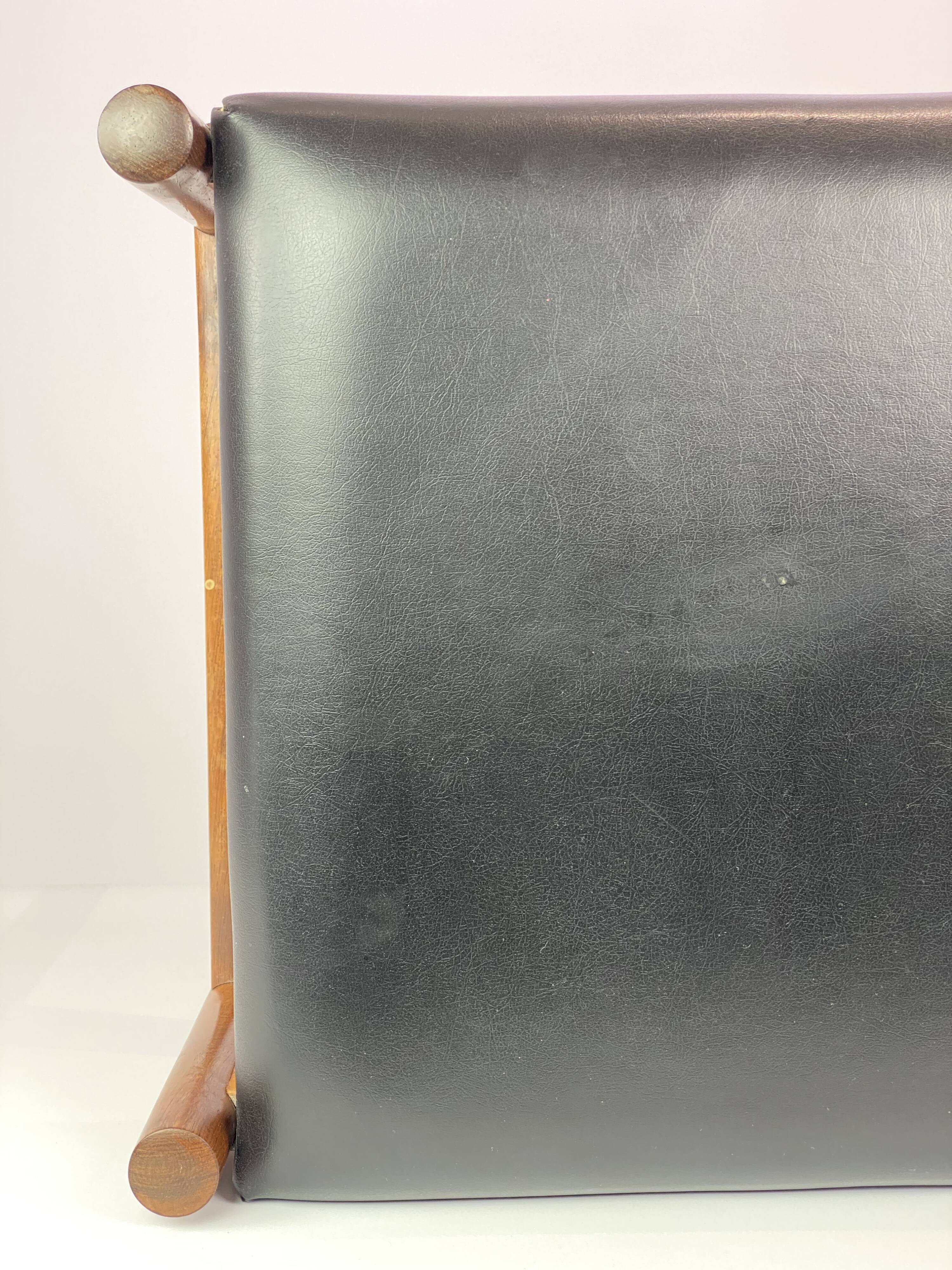Tabouret en cuir noir et palissandre, de design danois fabriqué par Spøstrup Furniture, années 1960