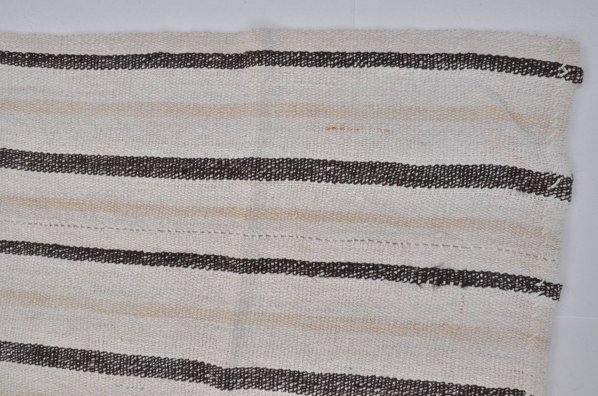 Kilim en chanvre anatolien vintage, référence 3692