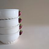 Set of 4 ceramic bowls with strawberry-shaped handles