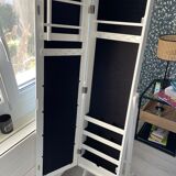 Jewelry cabinet with mirror