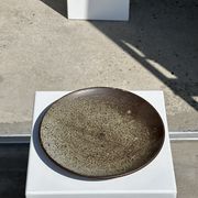 Plat en céramique vert indonésien D:26,5