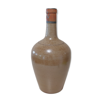 Lady Jeanne style sandstone vase bottle