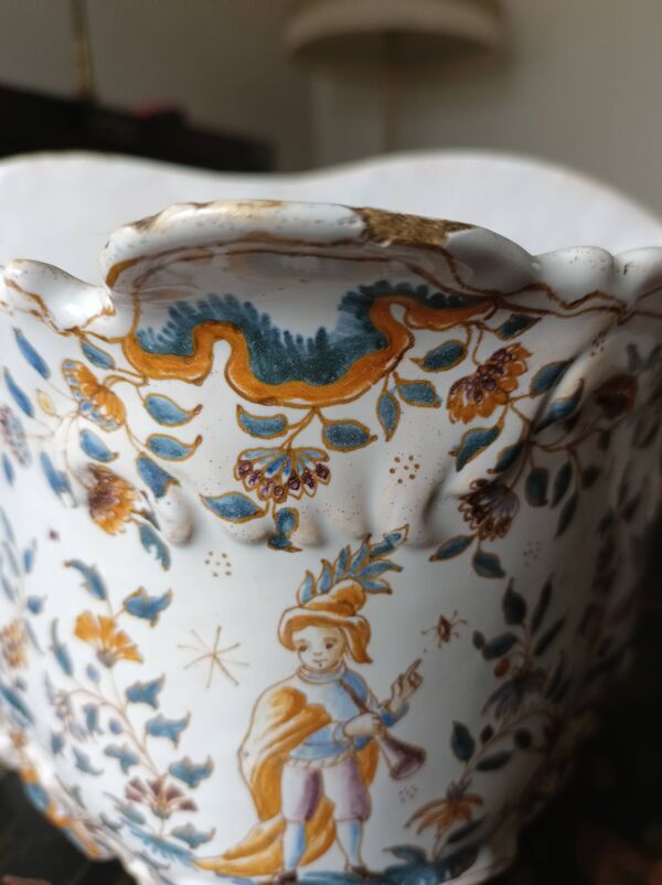 Petite jardinière style Moustier/Rouen du XVIIIème siècle