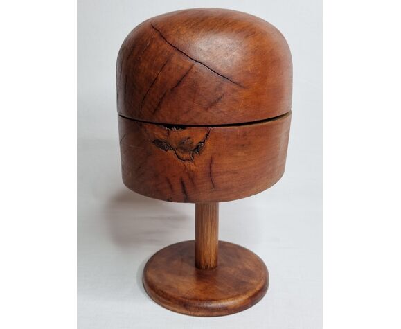 Forme à chapeau en bois ancienne sur pied, 1900, 29 cm | Selency