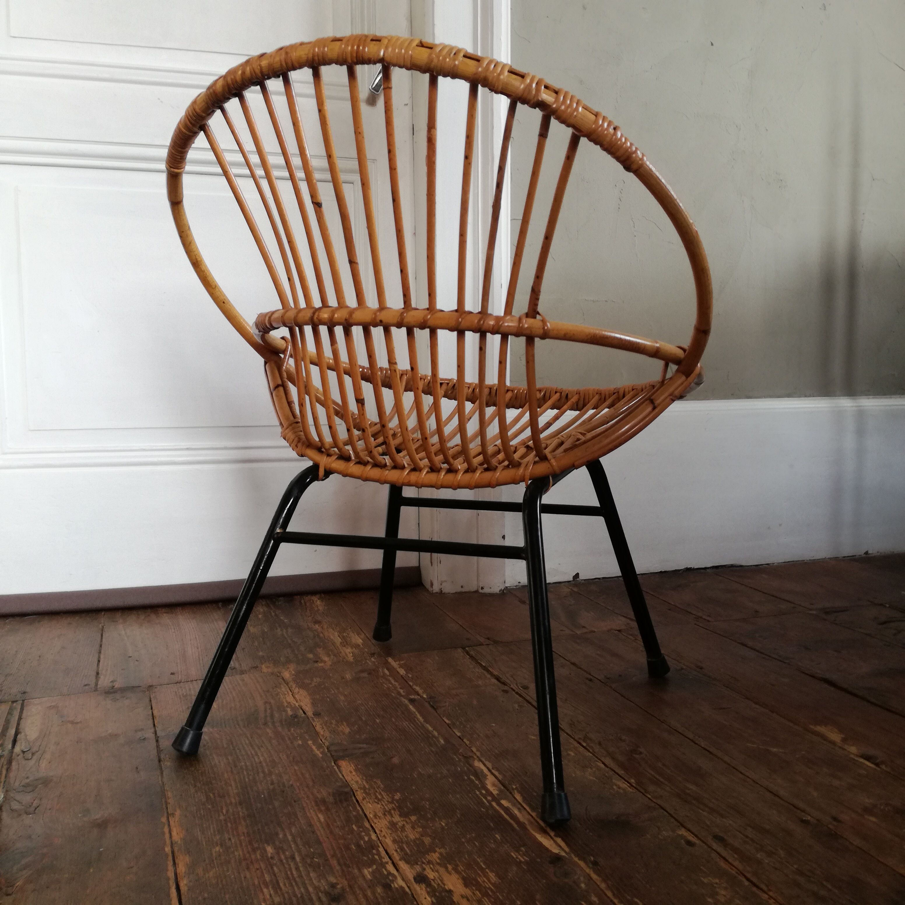 Rattan shell chair and metal feet