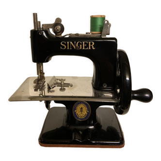 Little Singer Sewhandy Sewing Machine