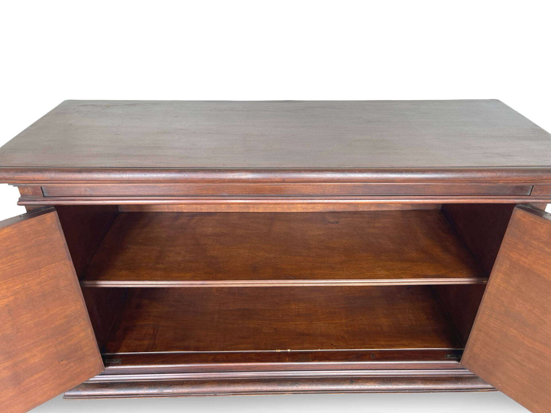 The high-quality Italian Renaissance Revival credenza, 1920s/1930s