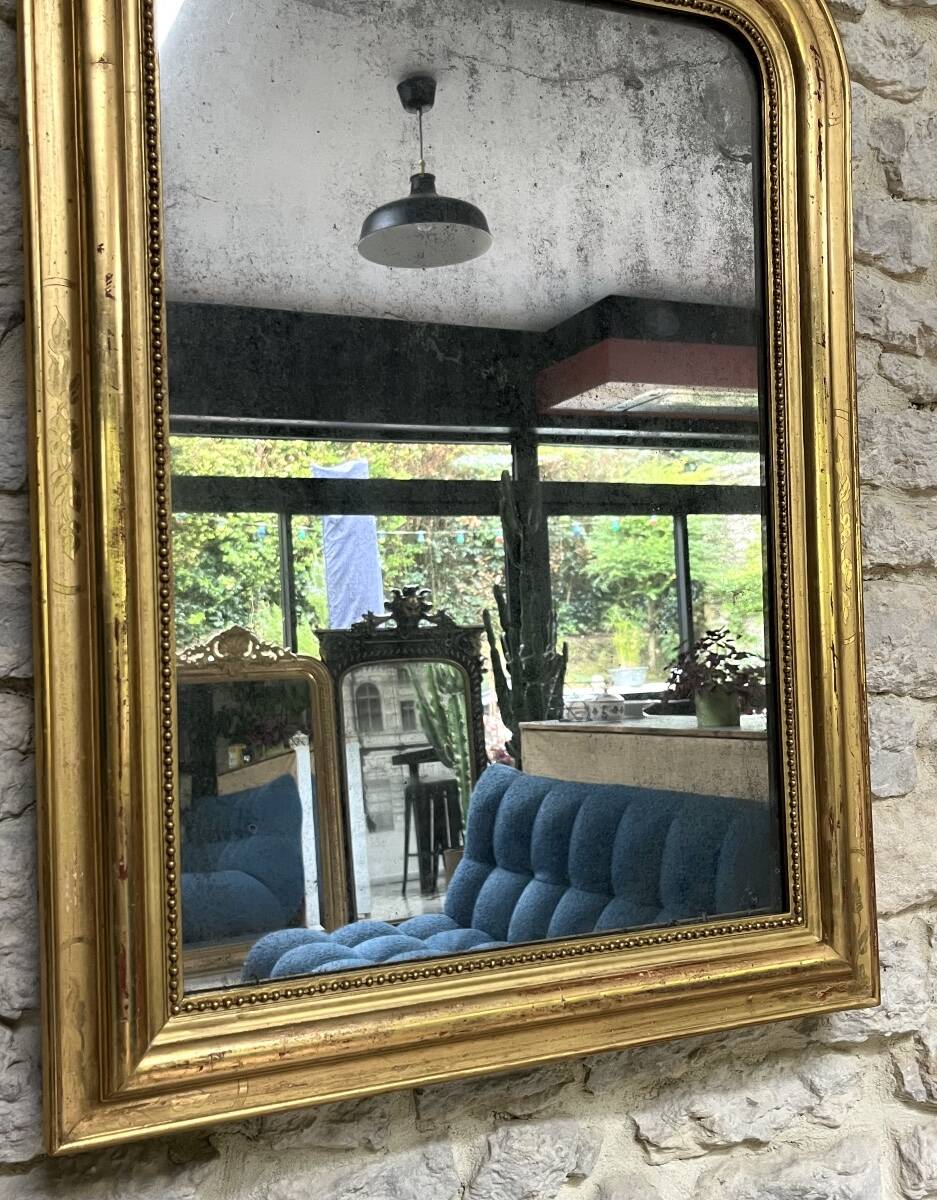 Louis-Philippe pearl mirror 82/61cm gilded with gold leaf, mercury glass, fireplace overmantel.