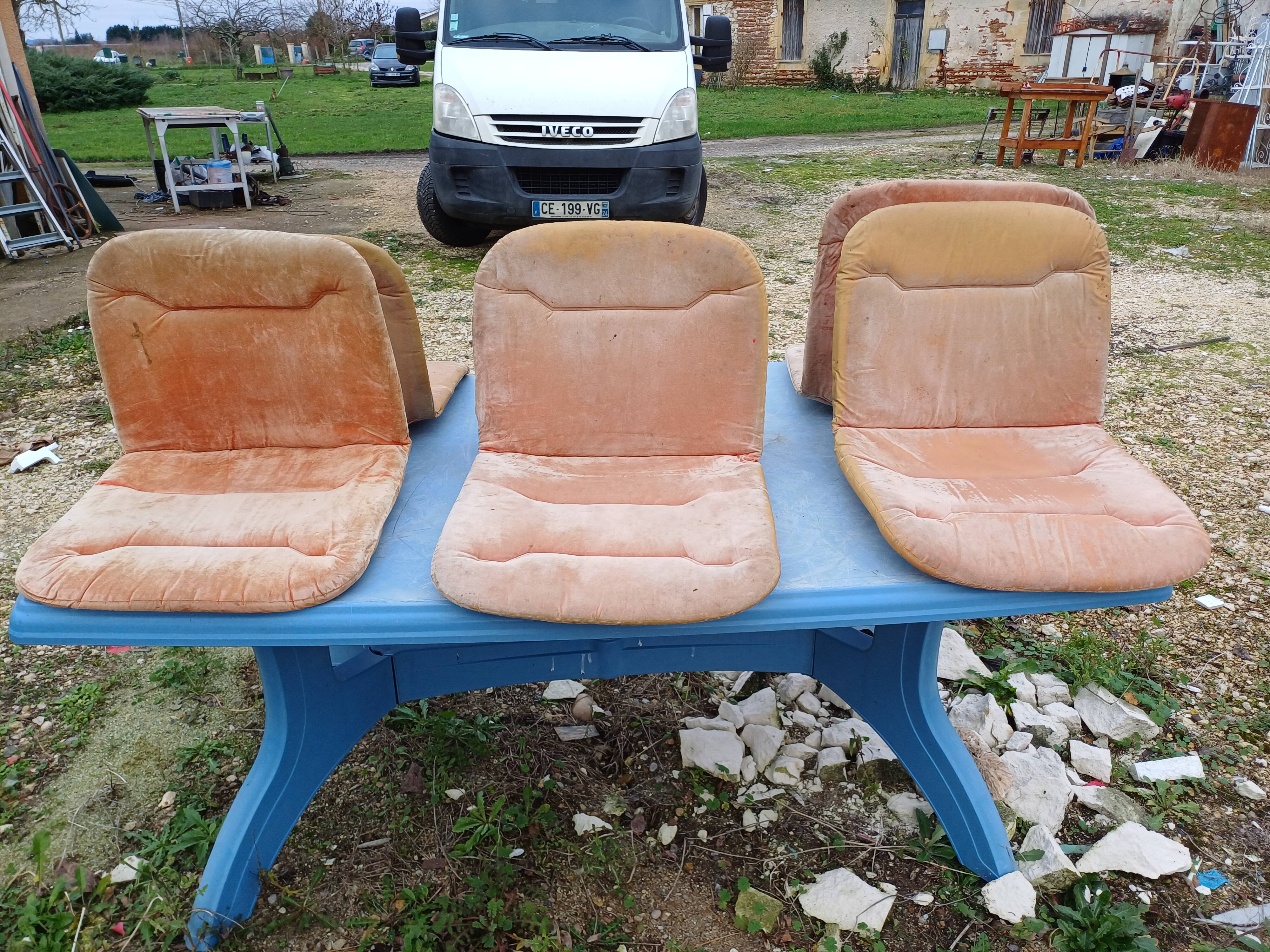 6 vintage Italian chairs from the 70s