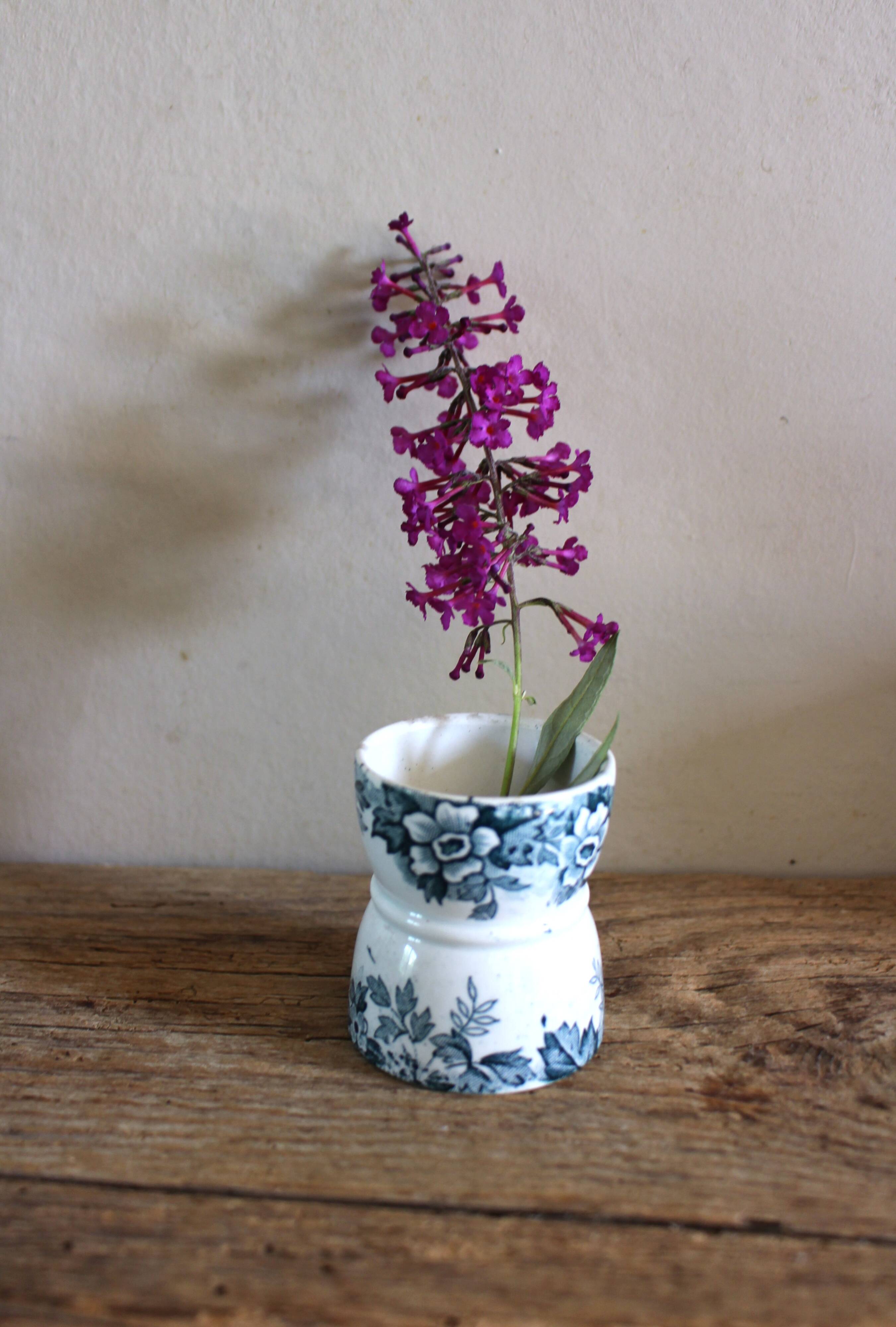 Diabolo egg cup Terre de Fer blue flowers