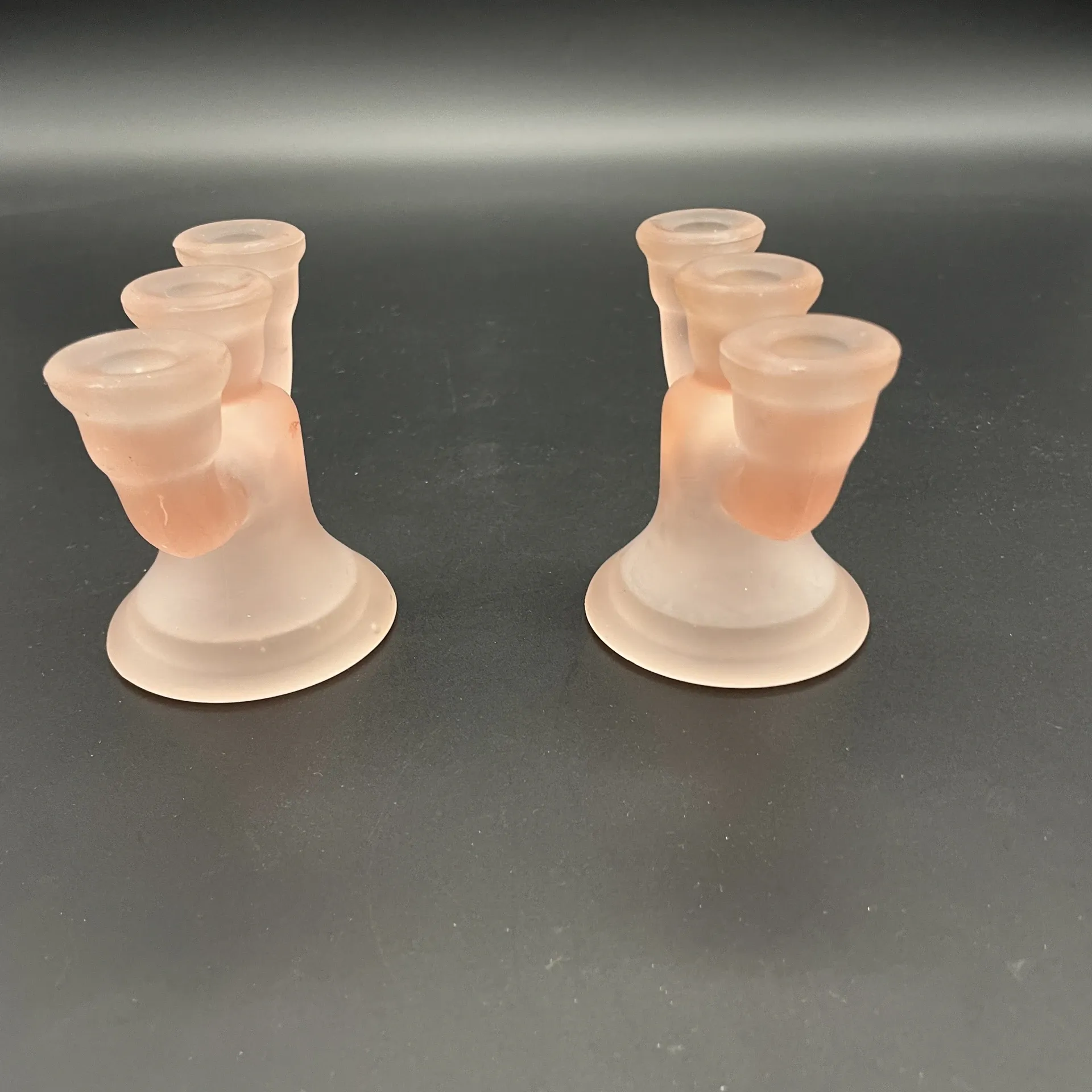 Pair of vintage three-branch candlesticks in satin pink glass – Sty