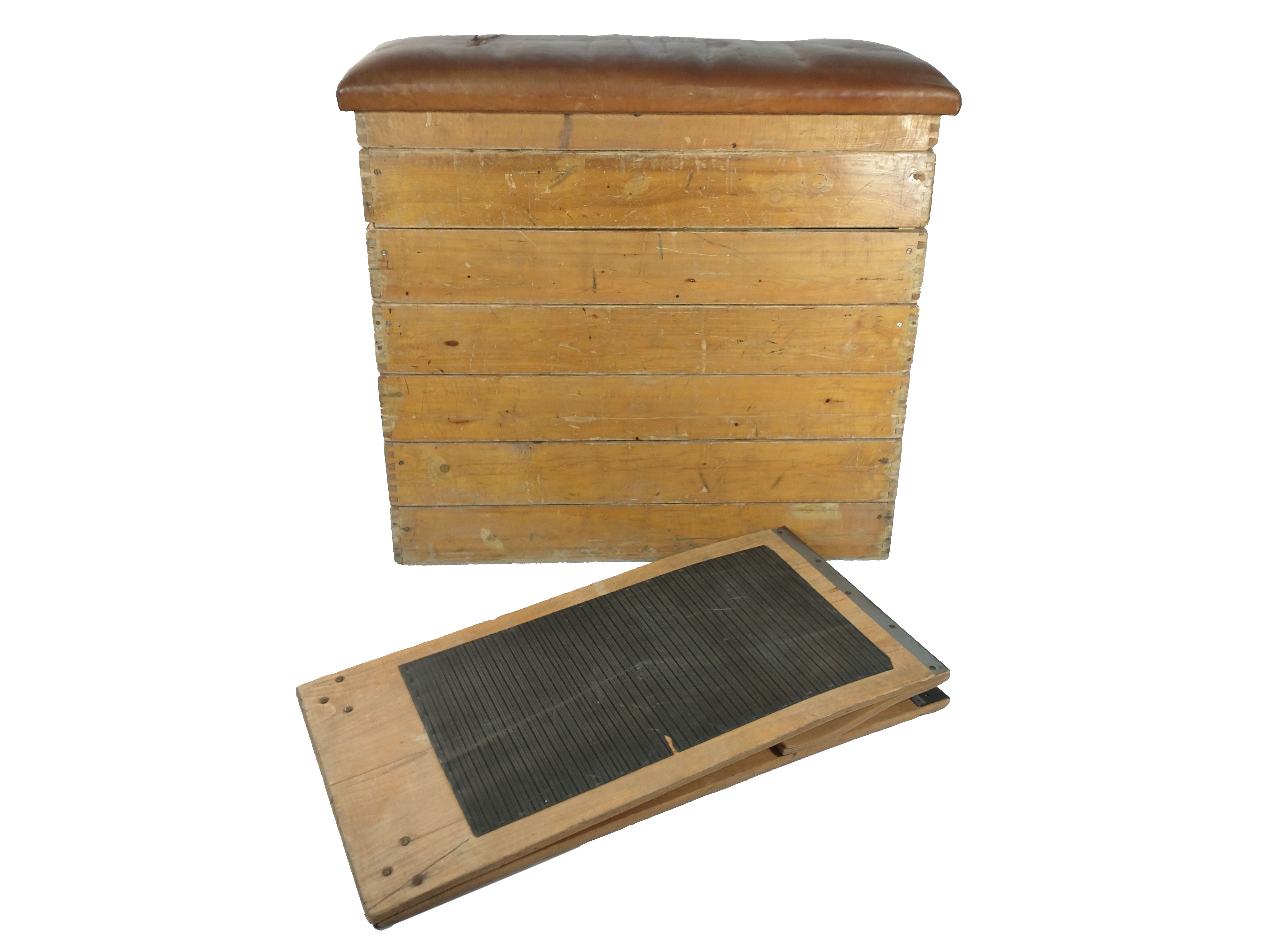 Antique wooden and leather gymnastic box with a jumping hill, 1930er