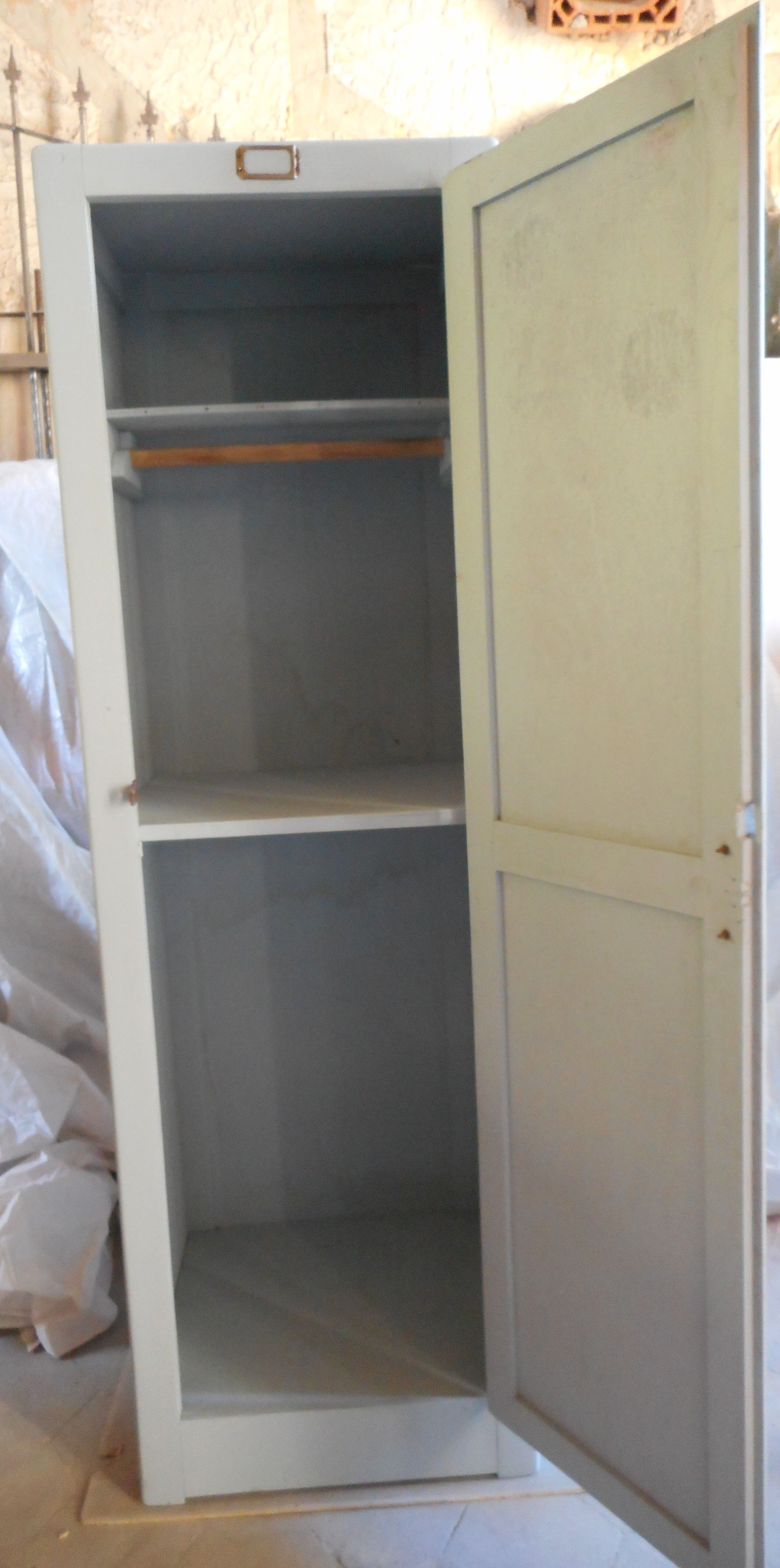 Wardrobe / dressing room of boarding school