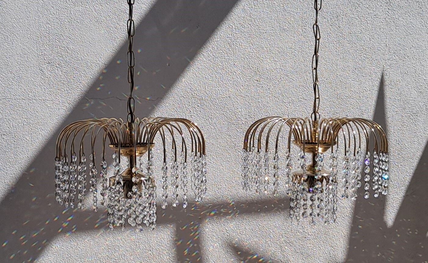 Paire de lustres perlés d’or italien vintage
