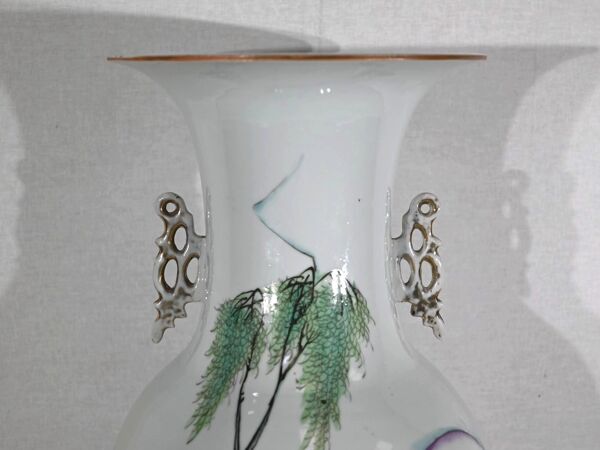 Vase en porcelaine de chine – xxe