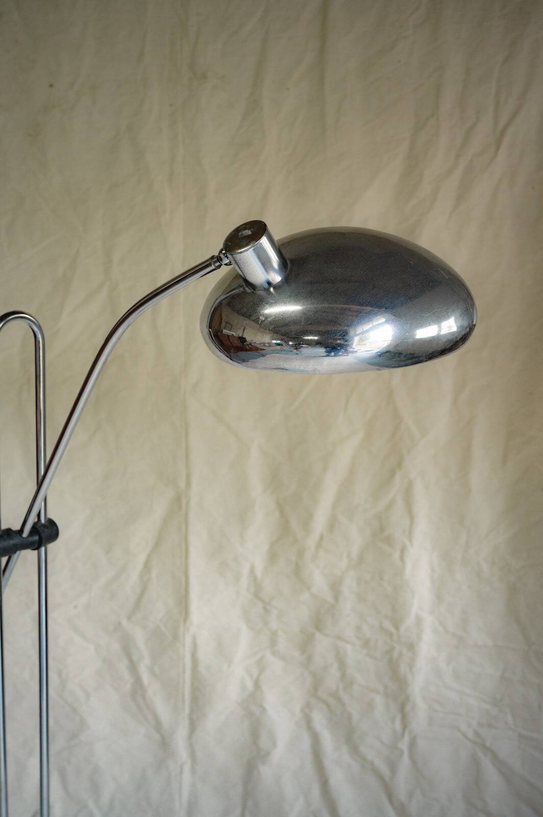 Large adjustable "Arc" lamp in marble and chrome, Italian design from the 1970s.