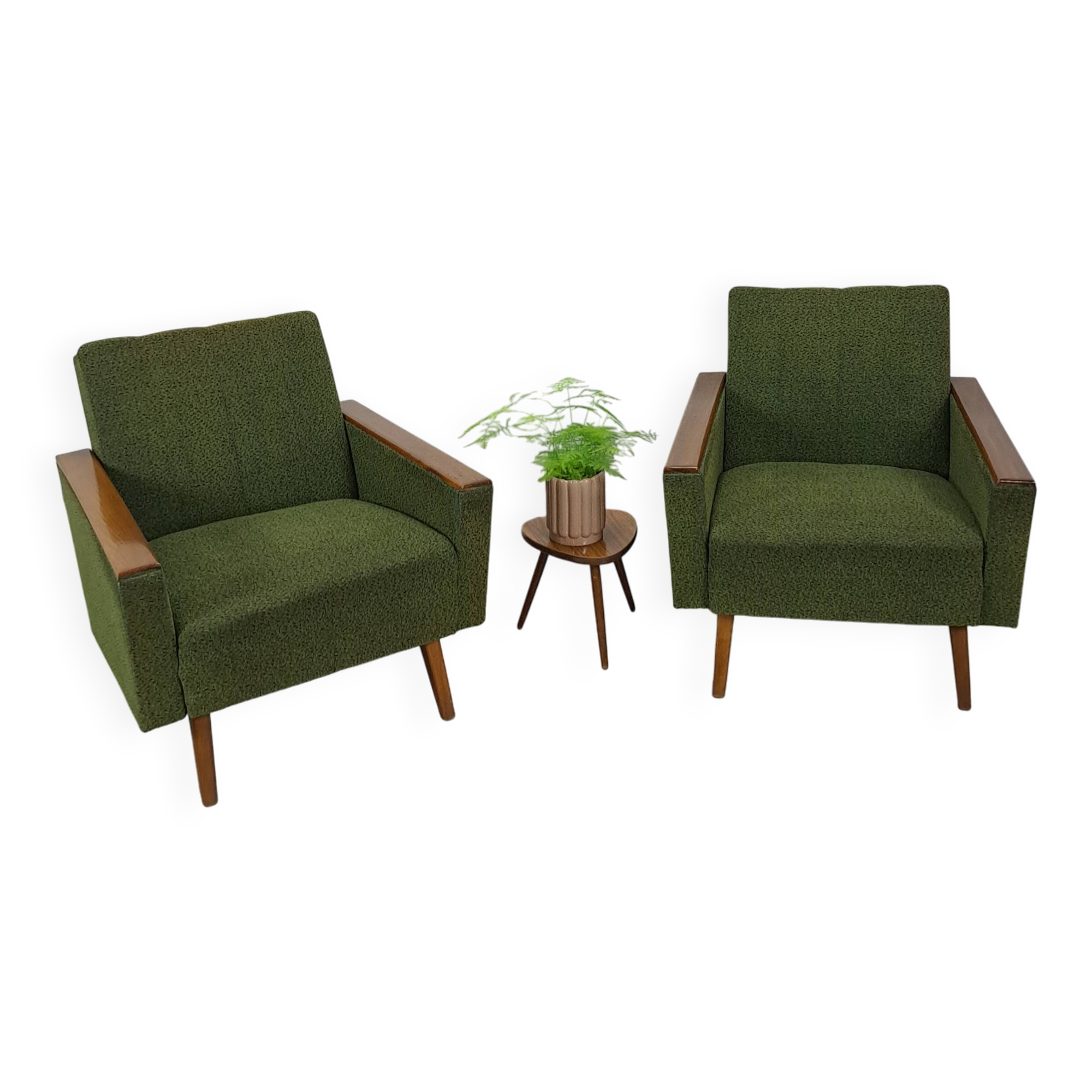 Fauteuil vert avec dossier en bois de teck