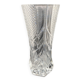 Vase en verre transparent travaillé