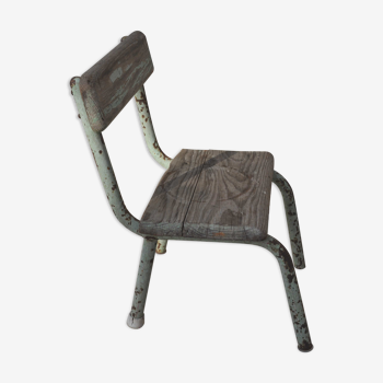 Ancienne chaise de maternelle