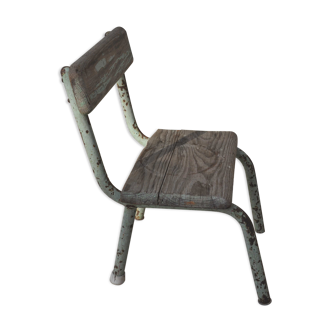 Ancienne chaise de maternelle