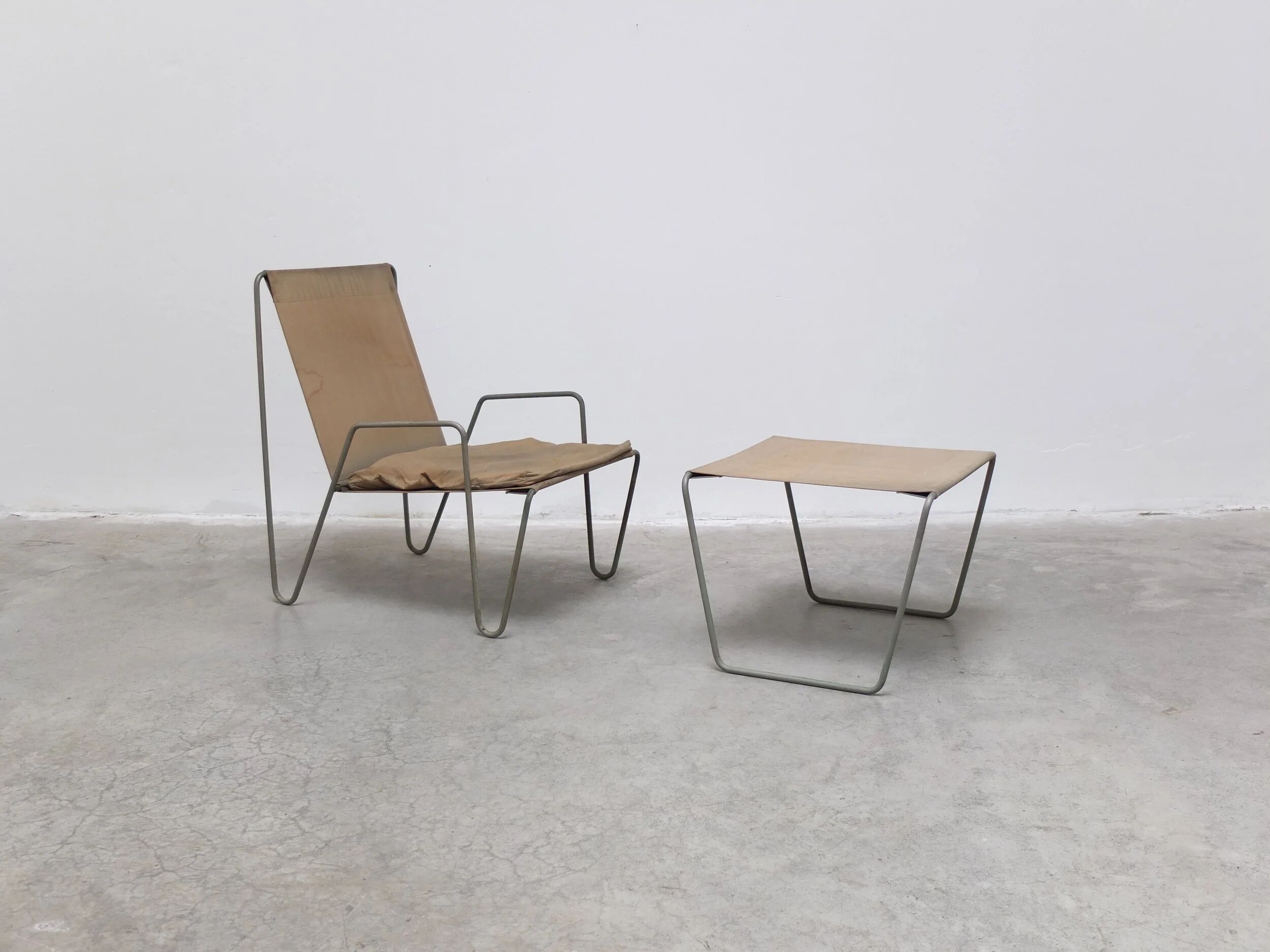 Early 'Bachelor' chair with ottoman by Verner Panton for Fritz Hansen, 1950s