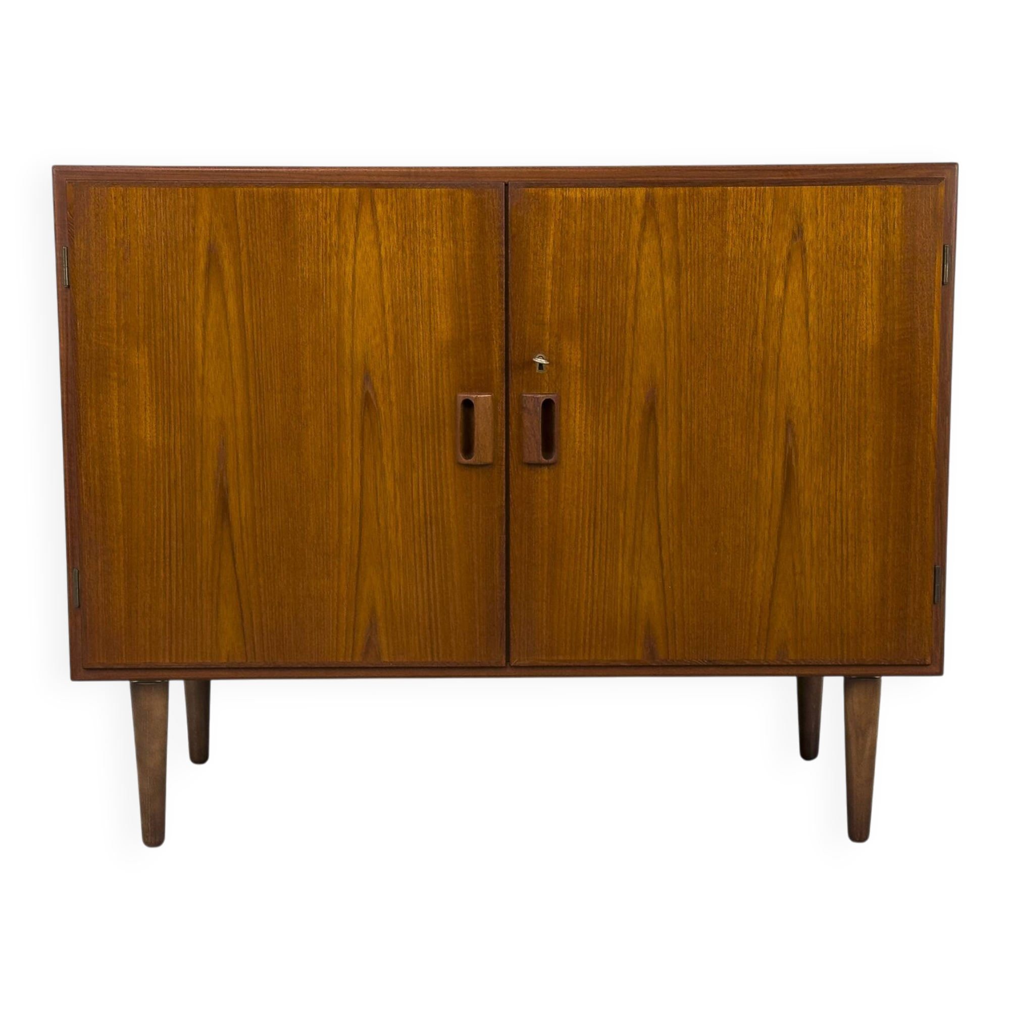 Buffet danois en teck par Børge Mogensen pour Søborg Møbelfabrik, années 1960.