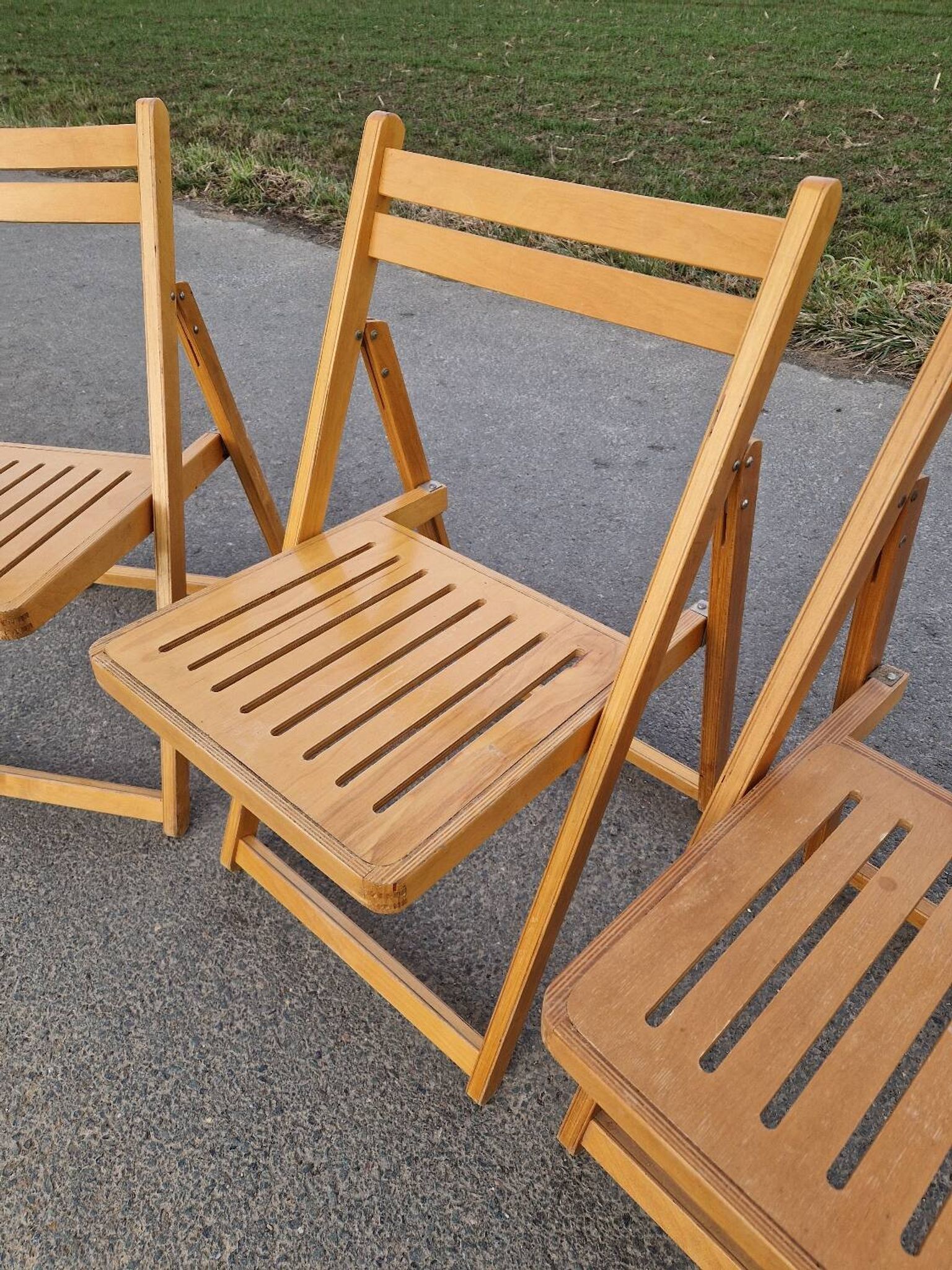 Set of 4 Folding Chairs in Wood and Plywood