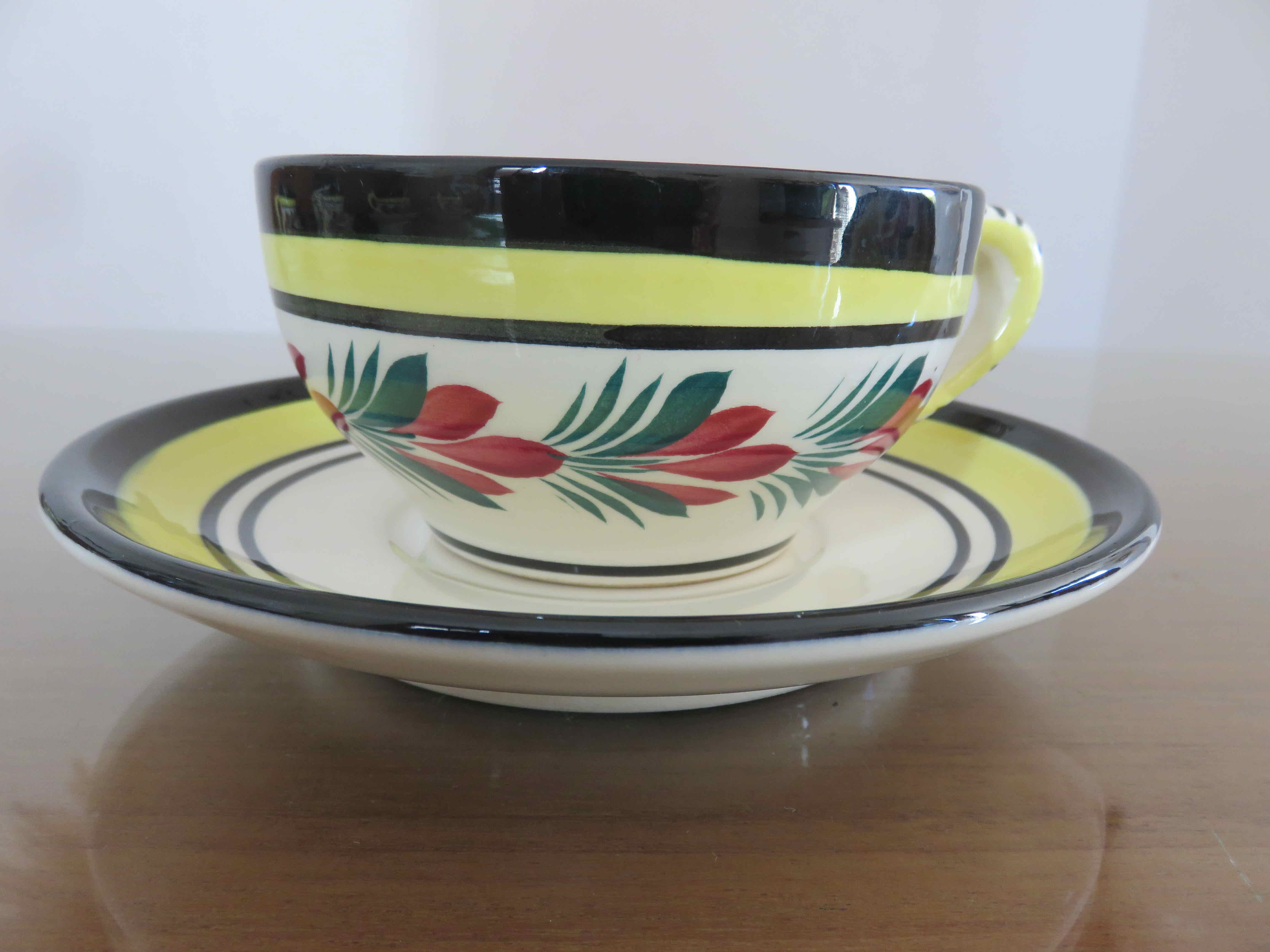 Set of 5 cups and 5 under cups Henriot Quimper